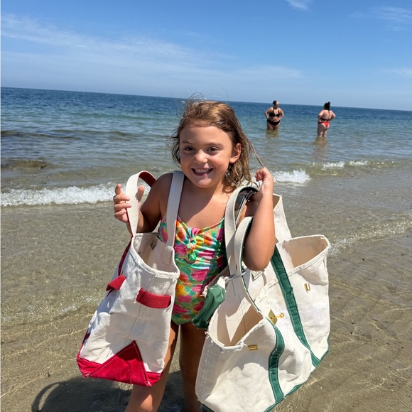 THE BOAT-YARD | a boat & tote story in VINTAGE FOREST GREEN - Picture 16 of 16